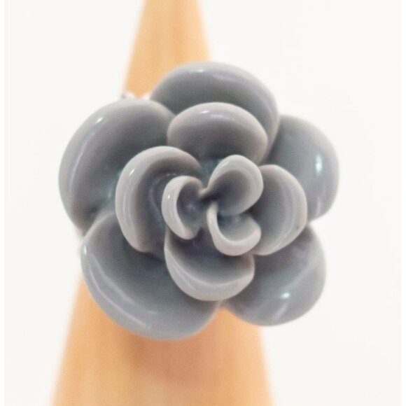 Elegant Minimalist Gray Rose Ring Size 7 - T1 - Picture 2 of 3